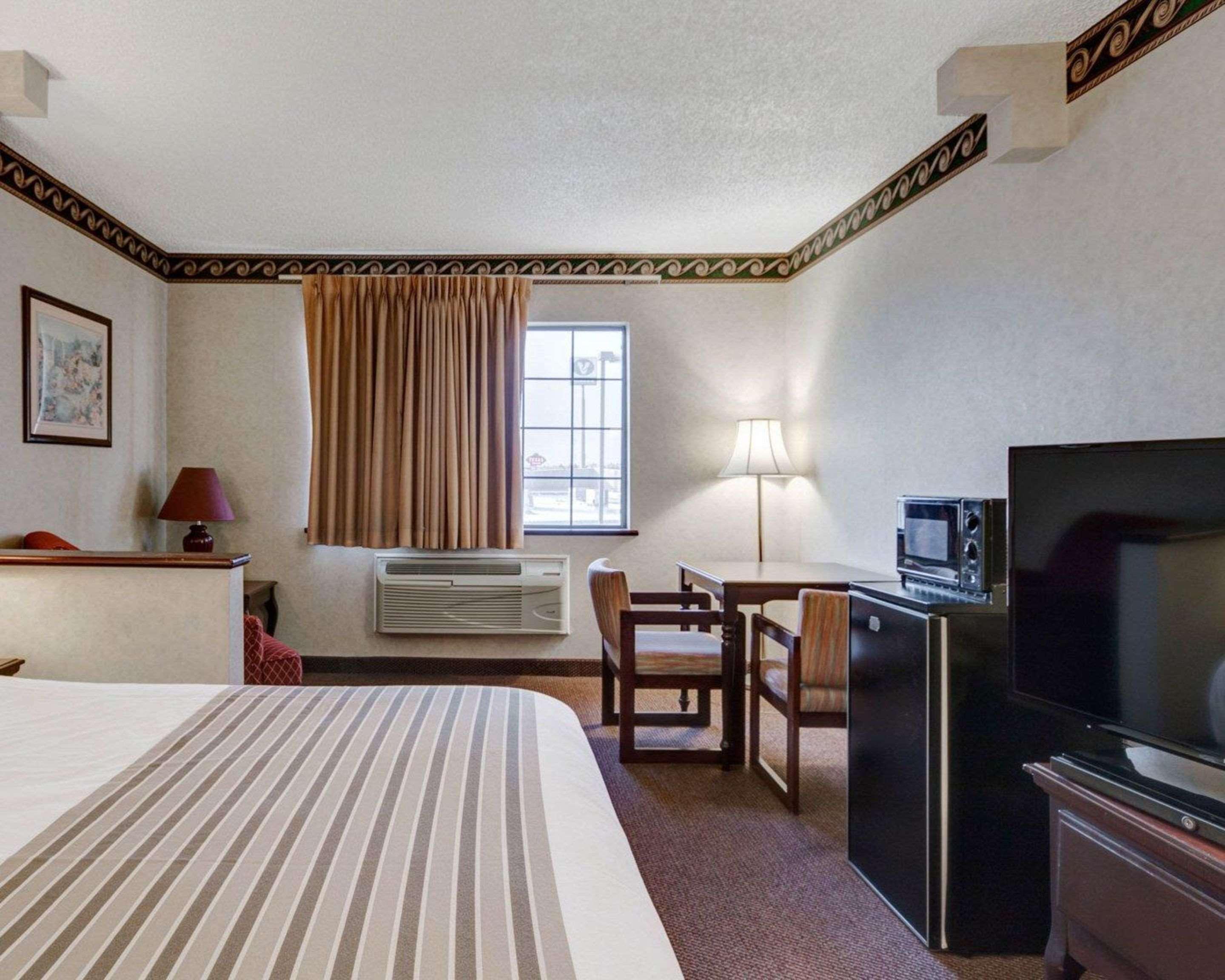 Econo Lodge Inn & Suites El Paso Bagian luar foto