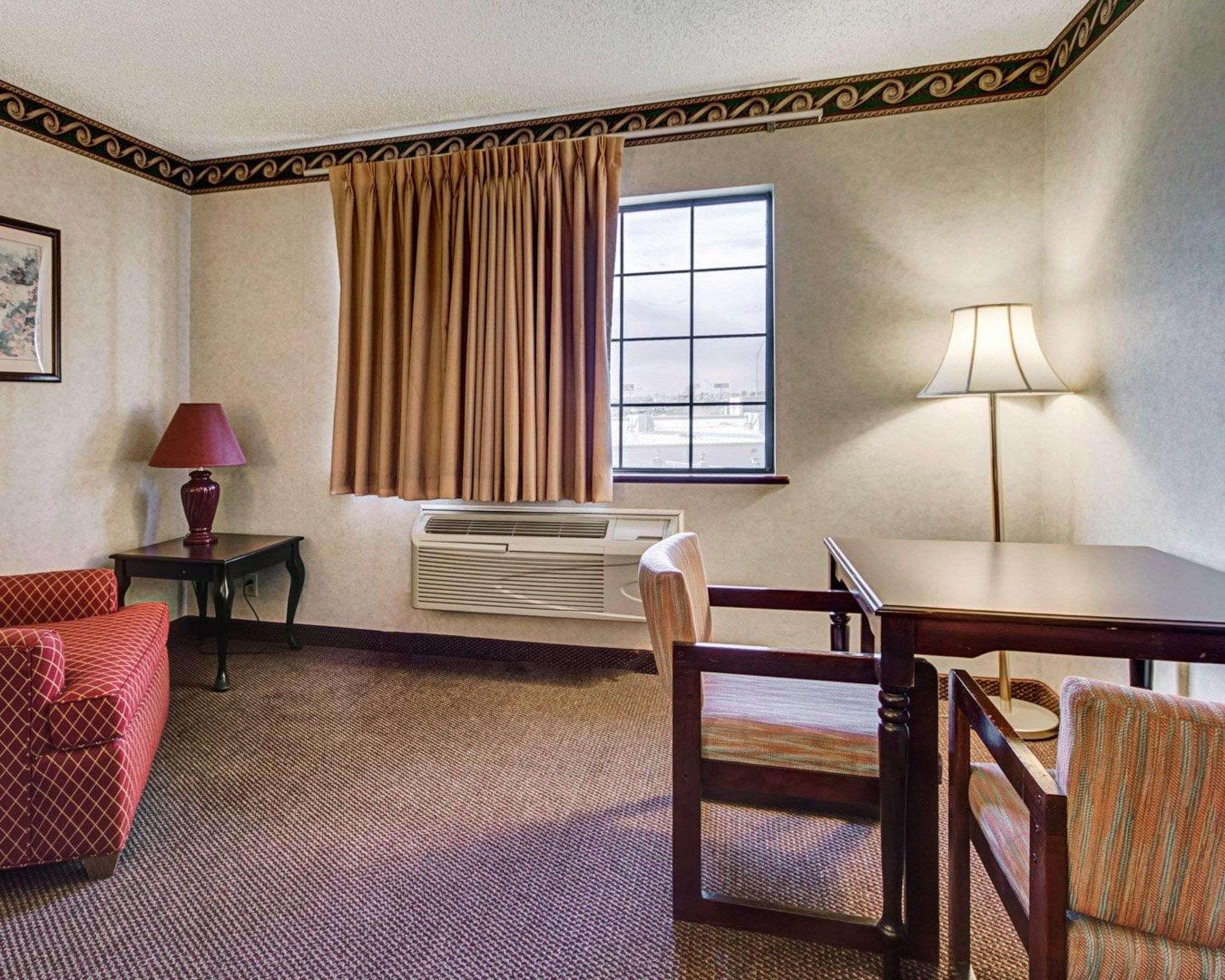 Econo Lodge Inn & Suites El Paso Bagian luar foto