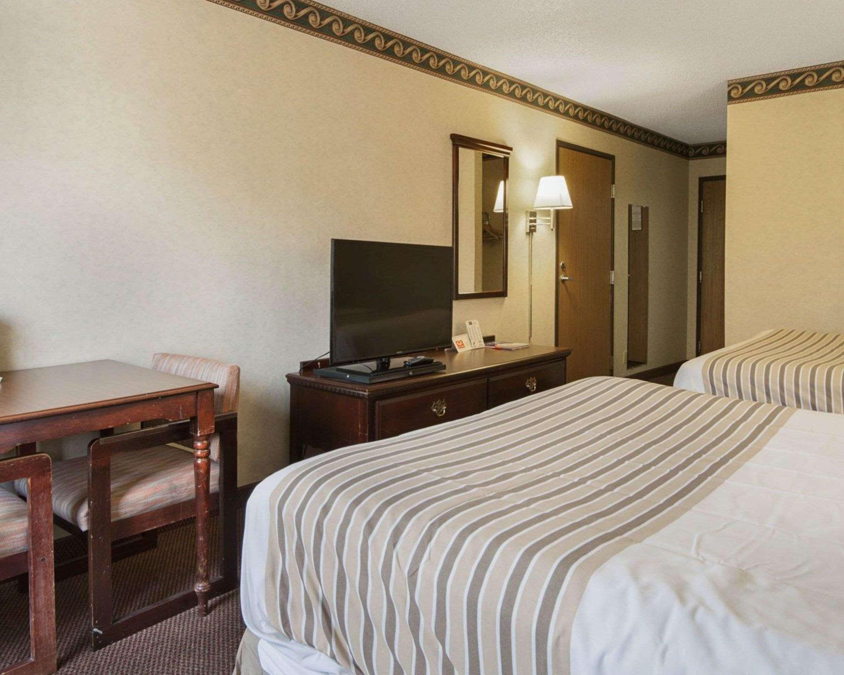Econo Lodge Inn & Suites El Paso Bagian luar foto