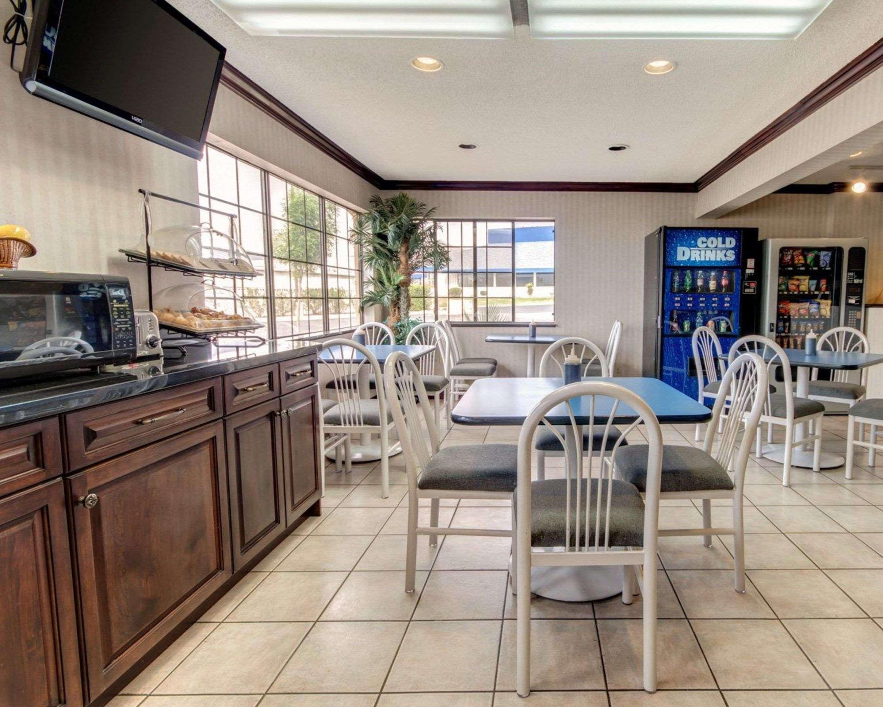 Econo Lodge Inn & Suites El Paso Bagian luar foto
