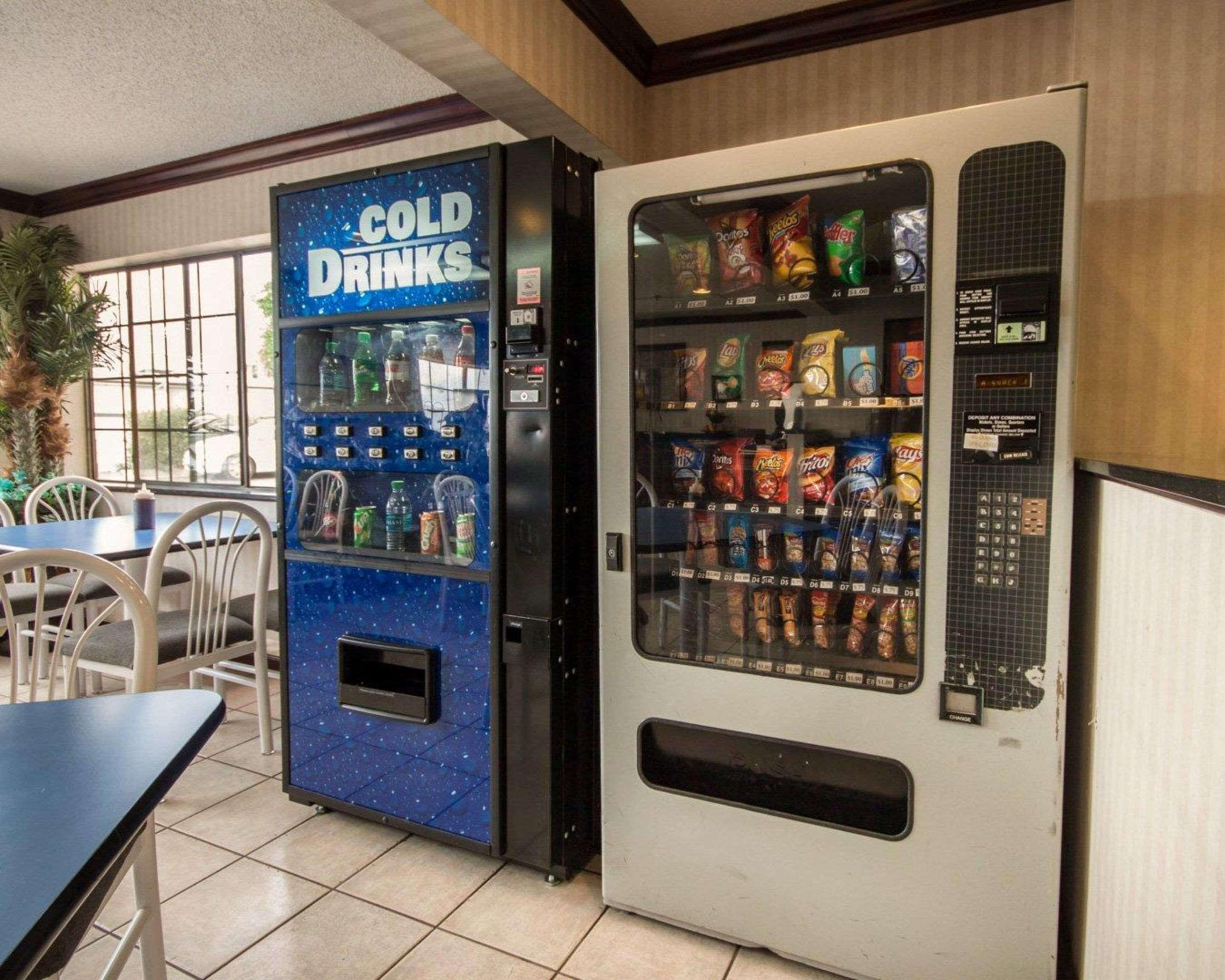 Econo Lodge Inn & Suites El Paso Bagian luar foto