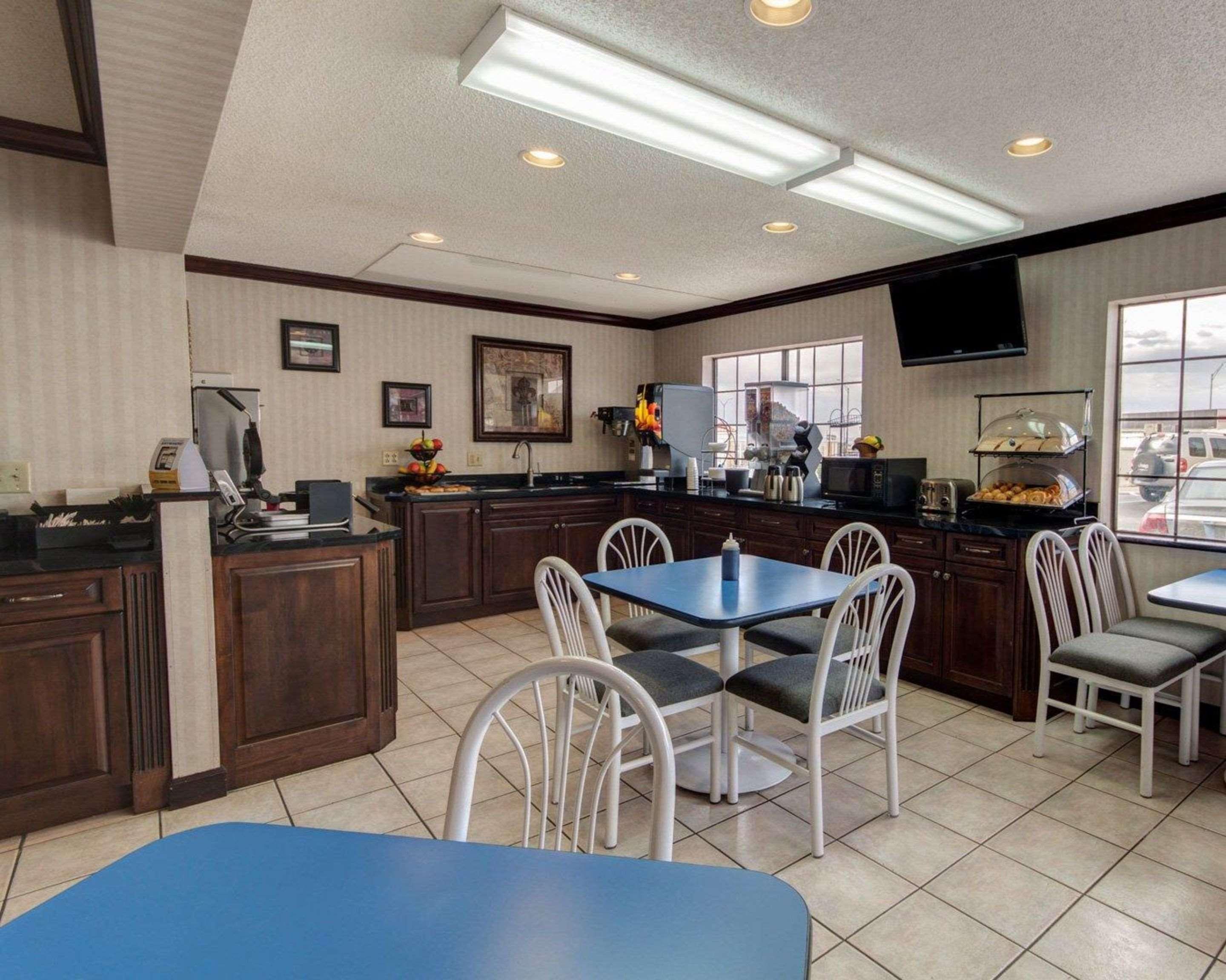 Econo Lodge Inn & Suites El Paso Bagian luar foto