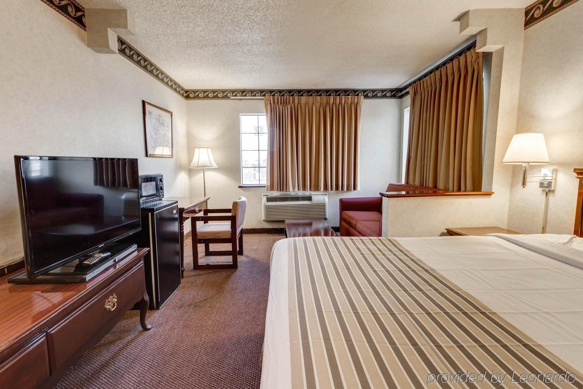Econo Lodge Inn & Suites El Paso Bagian luar foto